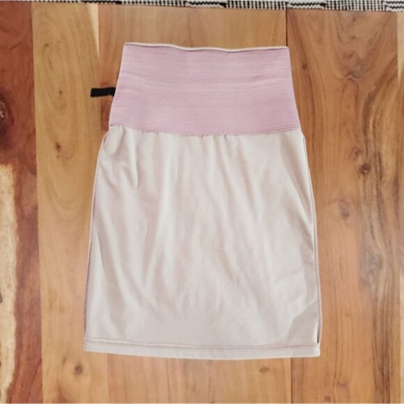 Marilyn Monroe Full Tummy Tuck Support Skirt In Nude- Size M - Picture 2 of 5